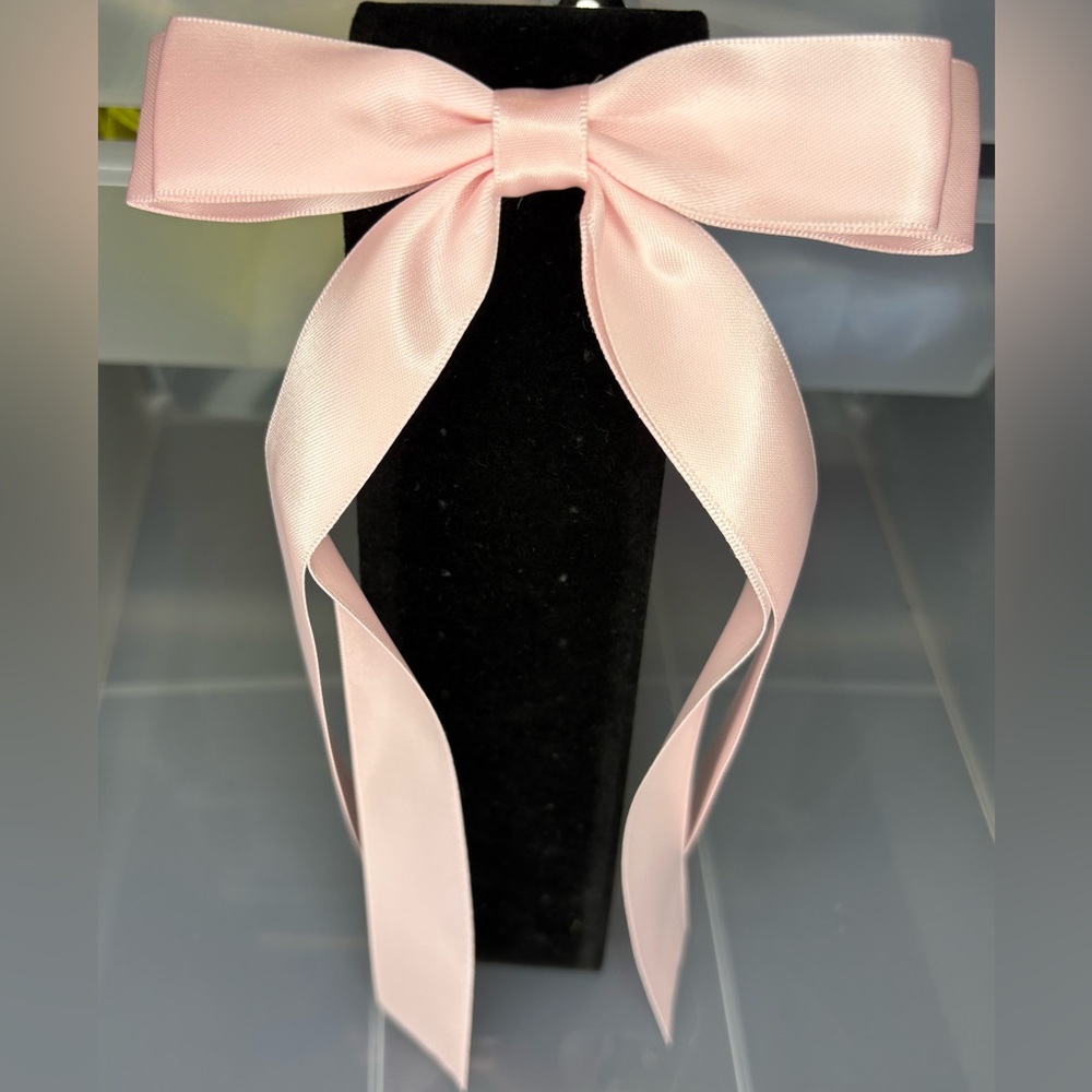 Elegant Pink Bow Hair Accessory